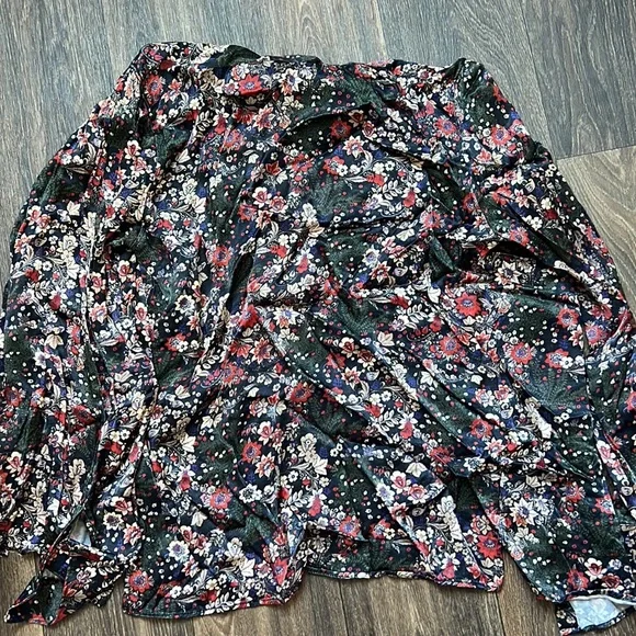 Zara Button Up - Picture 4 of 4